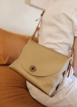 Load image into Gallery viewer, Champagne Gold Crossbody Flap Bag
