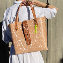 Load image into Gallery viewer, Natural Veg Tan Leather With White Splatter Open Top Crossbody Tote
