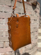 Load image into Gallery viewer, Shiny Caramel Croc Embossed Open Top Crossbody Tote
