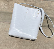 Load image into Gallery viewer, White Reptile Embossed Crossbody Bag
