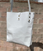 Load image into Gallery viewer, White Reptile Embossed Crossbody Bag
