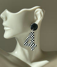 Load image into Gallery viewer, Year-rings - checkerboard number 4 earrings
